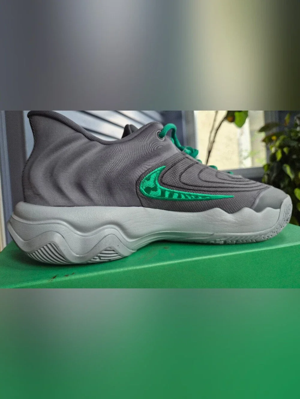 Nike - Giannis Immortality 4  Basketball Shoes in Green/Grey, Size 12